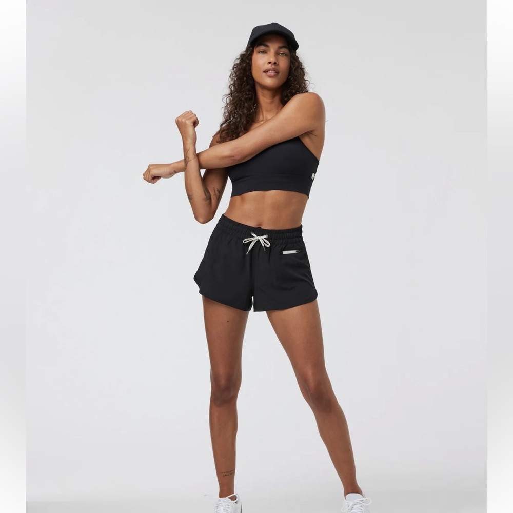 Vuori - 2.0 clementine shorts 2.5”, L